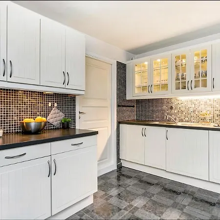 ***upscale***city Center* *